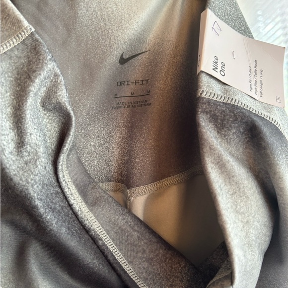 Nike One Women's Size Medium Leggings Printed High-Rise Training FQ6260-010 NEW - Picture 8 of 10